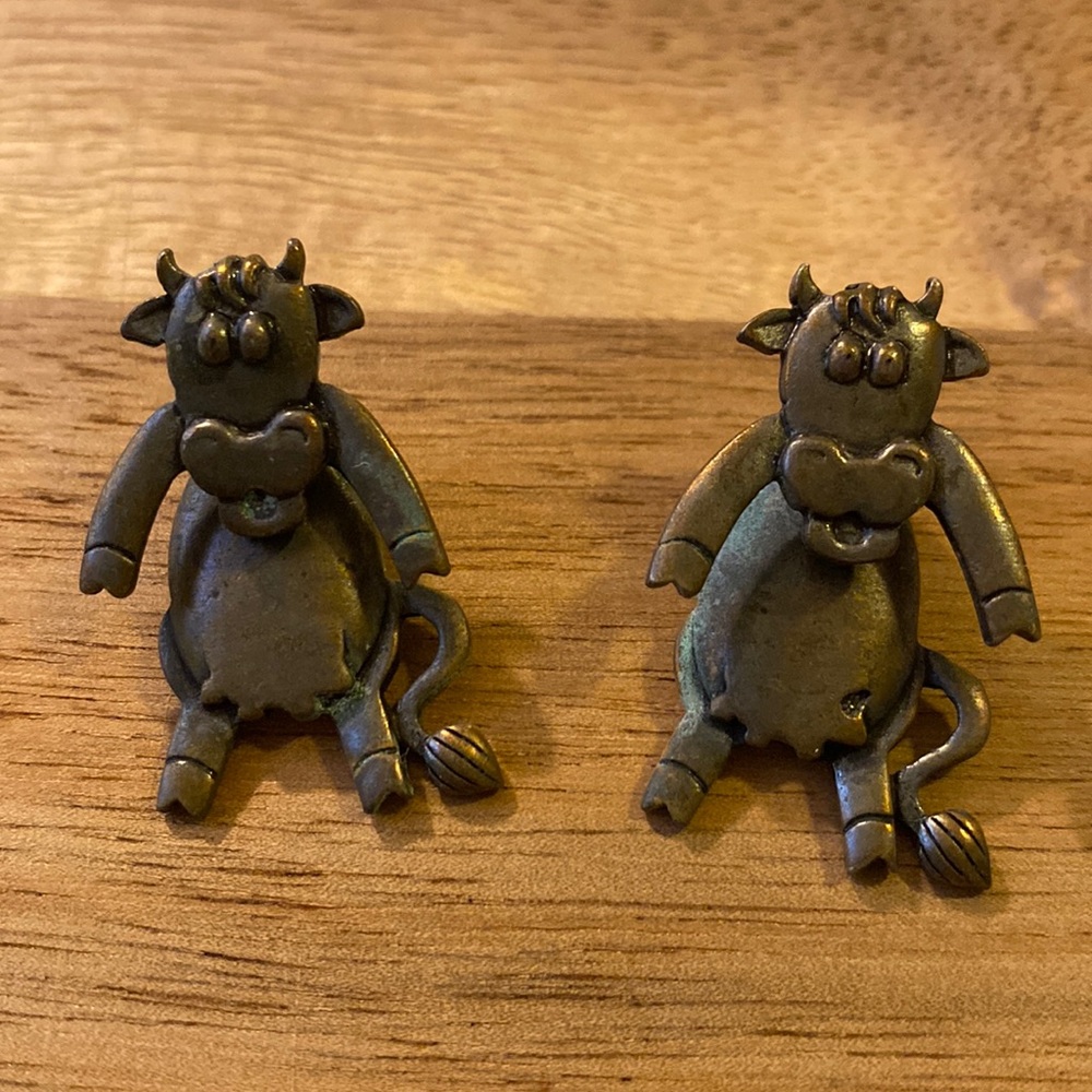 JJ Jonette Jewelry Silver Pewter Cow 3D Earrings